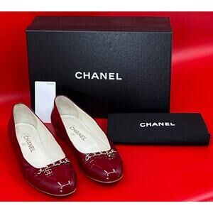 Chanel Gold Chain Interlocking CC Logo Burgundy Patent Leather Ballet Flats 38